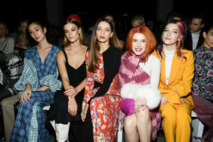 Tao+Okamoto+Prabal+Gurung+Front+Row+February+idtSrKeTnuMx.jpg