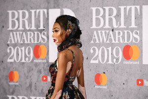 Winnie+Harlow+BRIT+Awards+2019+Red+Carpet+jXKjw4DXBd4x.jpg