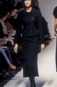 1_jil-sander-fw-1993-12_html.thumb.JPEG.31fbf6e142d3c3bb7980fd9b270fb92e.JPEG