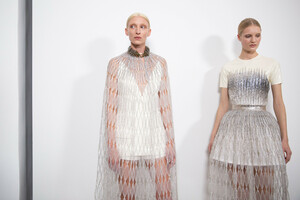 2003032180_givenchy-hc-bks-m-rs19-3798(1).thumb.jpg.59c5486e8674802cc92036db976f214e.jpg