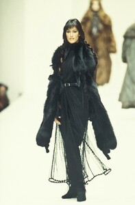 2011874584_Fendi1993WomenRTW121.thumb.jpg.d22662aa683a95e61962fcbe1bf39be4.jpg