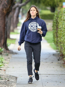 Jennifer+Garner+coffee+boxing+n5pHefDG14Cx.jpg