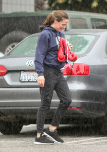 Jennifer+Garner+coffee+boxing+_RetZTft2zvx.jpg