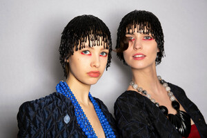 2034006316_armani-prive-hc-bks-m-rs19-3136(1).thumb.jpg.a214a9e2c8320b7204ed54116f3c015c.jpg