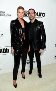 Toni+Garrn+27th+Annual+Elton+John+AIDS+Foundation+0DyofoicaC6x.jpg