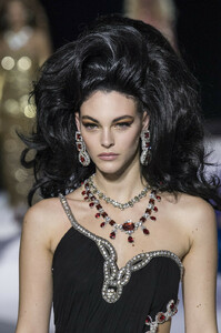 Moschino+Fall+2019+Details+jKog0WmbZ2zx.jpg