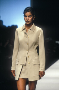 2134155451_SalvatoreFerragamo1998WomenRTW54.thumb.jpg.a83796a93a46c8a8bc216fc4c9039231.jpg