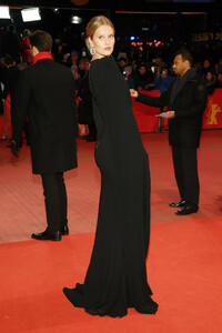Toni+Garrn+Kindness+Strangers+Premiere+69th+KlNeai2xyImx.jpg