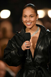 Alicia+Keys+61st+Annual+Grammy+Awards+Inside+0xzx2w7Q7kIx.jpg