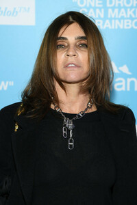 Carine+Roitfeld+Virgil+Abloh+Evian+One+Drop+PPg8mKFiRhWx.jpg