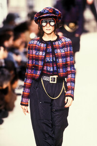 283345691_Chanel1994WomenRTW55.thumb.jpg.06b56de720c494e9c57956bb899cb722.jpg