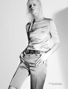 3-MARJAN_JONKMAN_VOGUE_NEDERLAND_MARCH_2019_ULRICH_KNOBLAUCH.thumb.jpg.4ed360a96aed95fedf2b7b378be9b32a.jpg