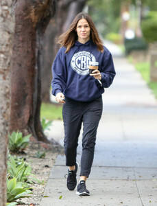 Jennifer+Garner+coffee+boxing+IWZY1JXBLybx.jpg