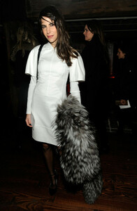 Caroline+Sieber+Altuzarra+Front+Row+Fall+2012+nkrOjiK1Fwzx.jpg