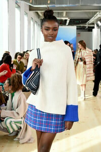 Leomie+Anderson+Tory+Burch+Fall+Winter+2019+ThCz5bbc-uBx.jpg