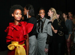 Winnie+Harlow+TRESemme+x+Prabal+Gurung+NYFW+2C1GpaylQV-x.jpg