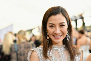 Michelle+Yeoh+25th+Annual+Screen+Actors+Guild+U06JFxO8oE1x.jpg