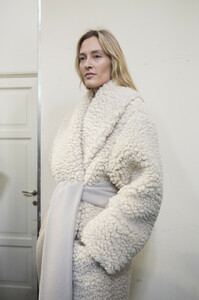 351355419_SalvatoreFerragamoFall2019Backstageor-_e5Zpi_8x.thumb.jpg.4a7793cc84ef1cdc9bc265108955ef8c.jpg