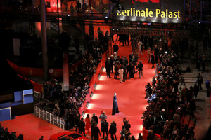Toni+Garrn+Kindness+Strangers+Premiere+69th+cH7lbcKBBTVx.jpg