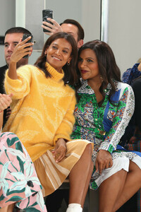 Tory+Burch+Fall+Winter+2019+Fashion+Show+Front+fXr8XnC02Dkx.jpg