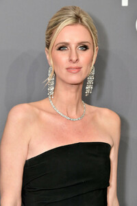 Nicky+Hilton+Rothschild+amfAR+New+York+Gala+xXc12pxAT9fx.jpg