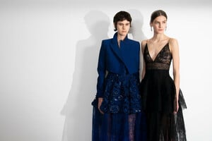 453370283_givenchy-hc-bks-v-rs19-8683(1).thumb.jpg.9c9d53794b94de336e07c2c56346a413.jpg