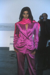 455205461_IsaacMizrahi1995WomenRTW57.thumb.jpg.f4e392d1f2b0bfa90c798cbd17467f1e.jpg