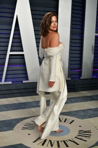 Ashley+Graham+2019+Vanity+Fair+Oscar+Party+PRGc61_K6nxx.jpg