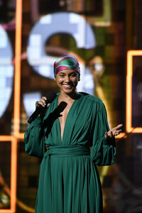 Alicia+Keys+61st+Annual+Grammy+Awards+Show+7q-UTwT6q-8x.jpg