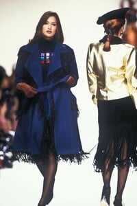 475908340_YvesSaintLaurent1992WomenRTW69.thumb.jpg.615627236d7aa657ea8d344acca80d1a.jpg