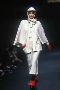 508618650_SoniaRykiel1991WomenRTW94.thumb.jpg.b4521cf3c3647b49bc891ca89aca6d5d.jpg