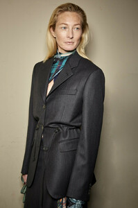 540772759_SalvatoreFerragamoFall2019Backstage989jCM-tPs6x.thumb.jpg.bdad8c1d2692bb54d790ad1b188f90ae.jpg
