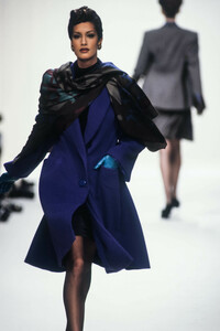 551648521_HanaeMori1992WomenRTW15.thumb.jpg.0aa7353a032ee42cb3a629e5c12f7510.jpg