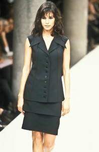 569054465_Fendi1996WomenRTW125.thumb.jpg.605ddd2dd3c4f03fa07a2170c4e3acfb.jpg