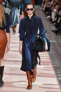 Nina Marker Sportmax Fall 2019 RTW MFW 1.jpg