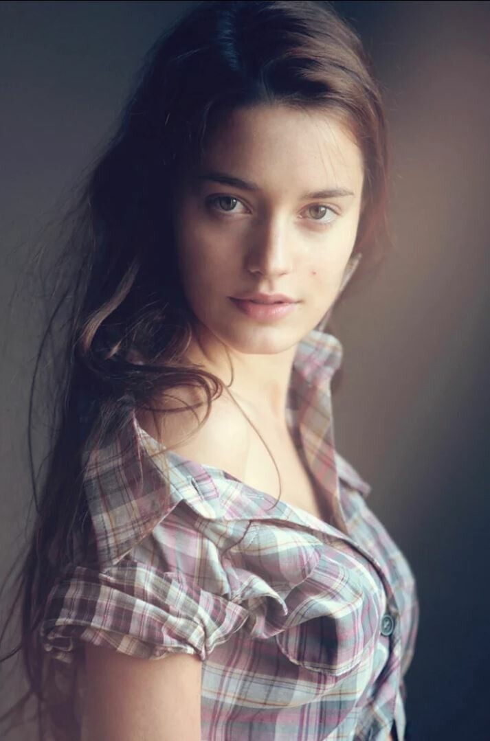 https://www.bellazon.com/main/uploads/monthly_2019_02/59541135_ChloeLASLIER50.JPG.bb728120ca6764f11c2d76ccfb5f6407.JPG