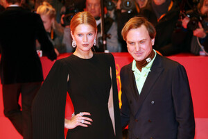 Toni+Garrn+Kindness+Strangers+Premiere+69th+oHl7hCRcRFex.jpg