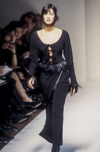 5_jil-sander-fw-1993-16_html.thumb.JPEG.e178728d893dda5f179d2c5bc66d57ea.JPEG