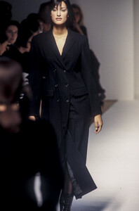 5_jil-sander-fw-1993-6_html.thumb.JPEG.22fb409b50f4eb6c1f0a108d633f0e17.JPEG