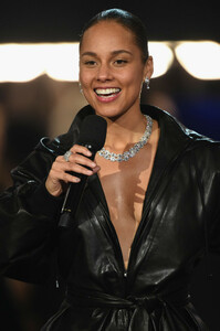 Alicia+Keys+61st+Annual+Grammy+Awards+Inside+K3H9S17D7xWx.jpg