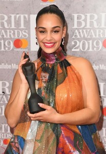 Jorja+Smith+BRIT+Awards+2019+Winners+Room+uTltL67E-lDx.jpg
