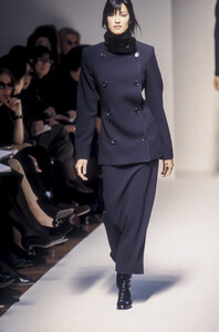 6_jil-sander-fw-1993-17_html.thumb.JPEG.09b9ffc2a7385d5cf8cb20b384f4256c.JPEG