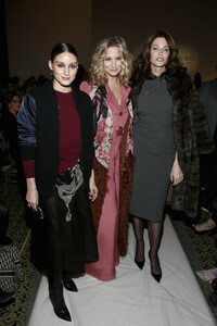 Olivia+Palermo+Dennis+Basso+Front+Row+February+YjKnE5t189Zx.jpg