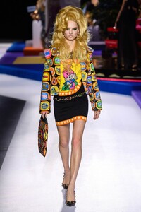 Giselle Norman Moschino Fall 2019 RTW MFW 1.jpg