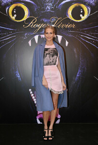 Poppy+Delevingne+Roger+Vivier+Day+Dream+Vivier+rTnLs_e2N07x.jpg