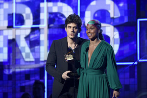 Alicia+Keys+61st+Annual+Grammy+Awards+Show+WfMqBgSMTH4x.jpg