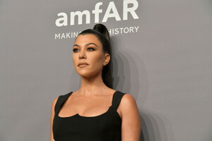 Kourtney+Kardashian+amfAR+New+York+Gala+2019+WCNs2oaDV6Zx.jpg