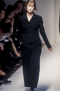 7_jil-sander-fw-1993-8_html.thumb.JPEG.69711006bce2a1a890eed1d51fafbb7b.JPEG