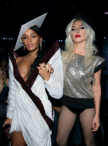Lady+Gaga+61st+Annual+Grammy+Awards+Inside+bn8d6kcOntHx.jpg