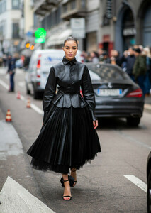 Olivia+Culpo+Ermanno+Scervino+Street+Style+3s98S0VQ83Ex.jpg